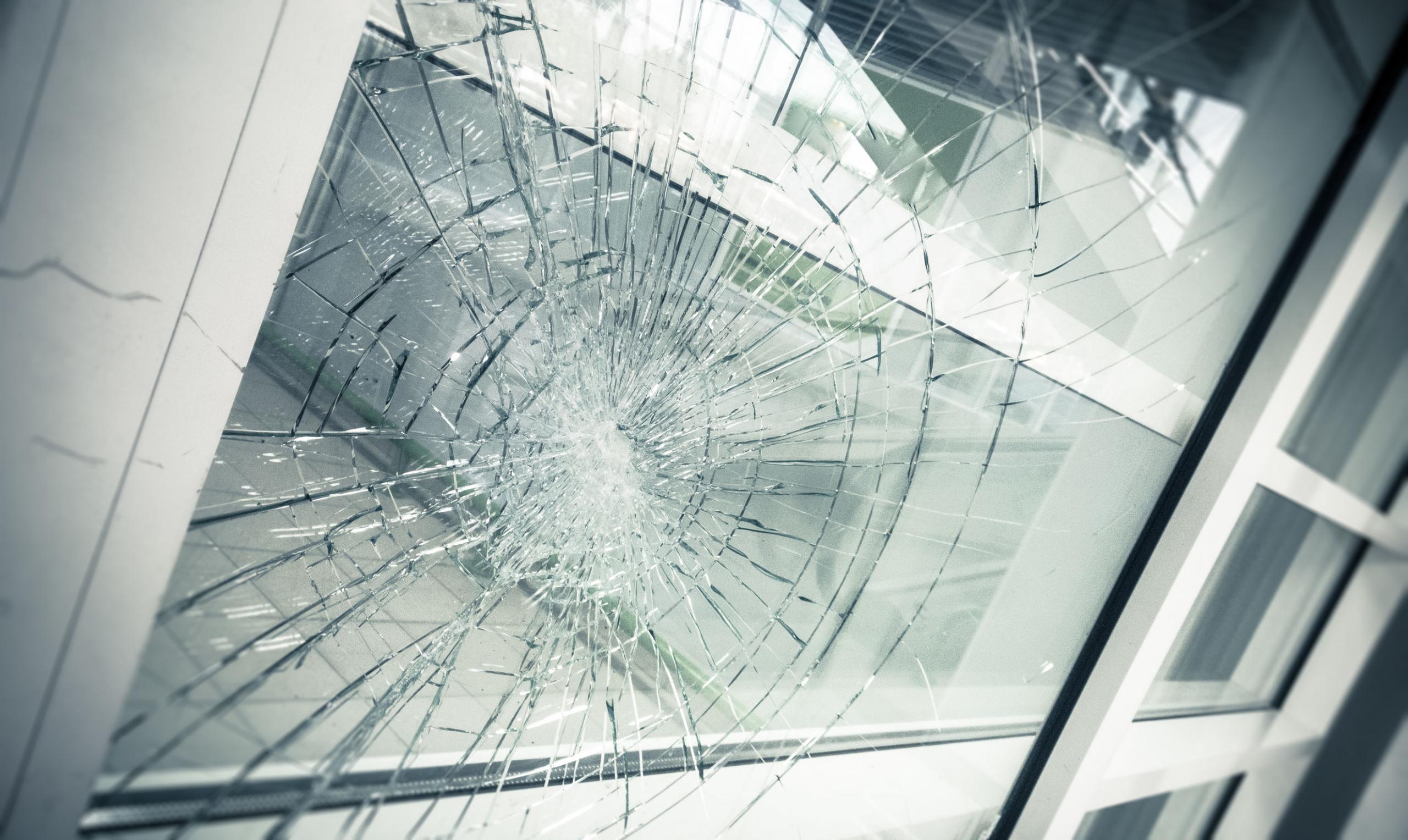broken facade glass, closeup 116539485 m scaled